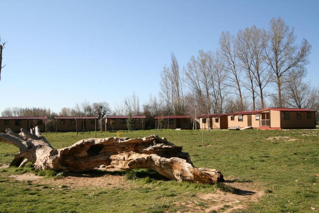 Bungalows Granja Escuela Arlanzon ภายนอก รูปภาพ